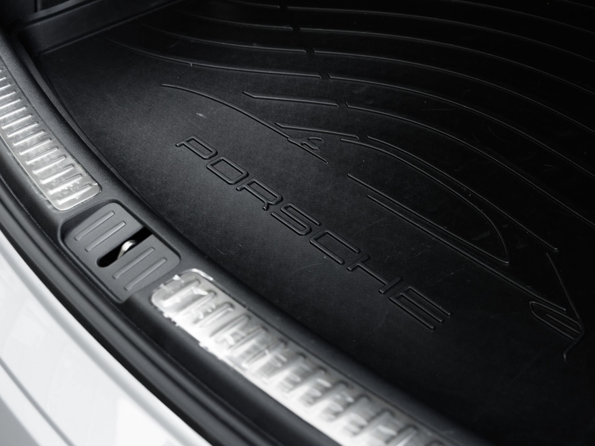 Certified 2026 Porsche Macan AWD/4WD image 27