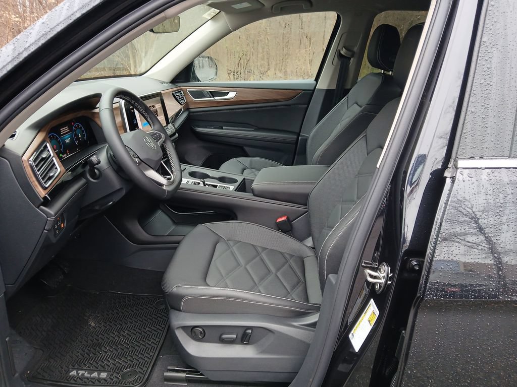 New 2026 Volkswagen Atlas SE FWD image 9