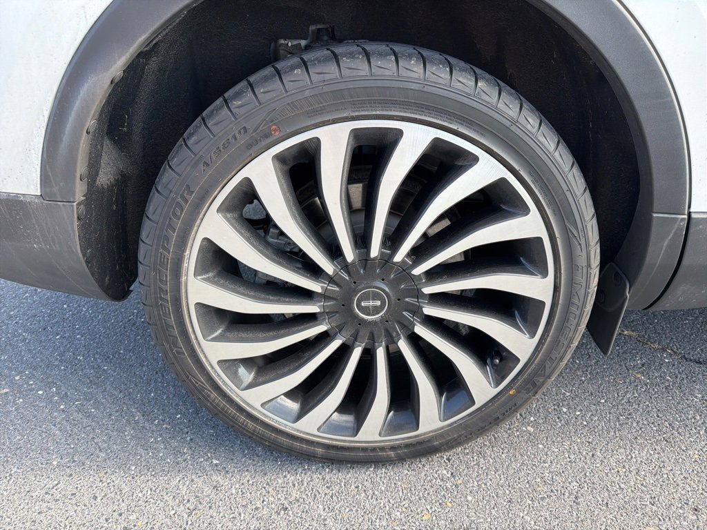 Certified 2022 Lincoln Nautilus Black Label w/ Class II Trailer Tow Package image 11