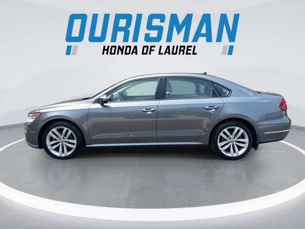 Used 2019 Volkswagen Passat 2.0T Wolfsburg w/ Wheels & Sunroof Package FWD image 5