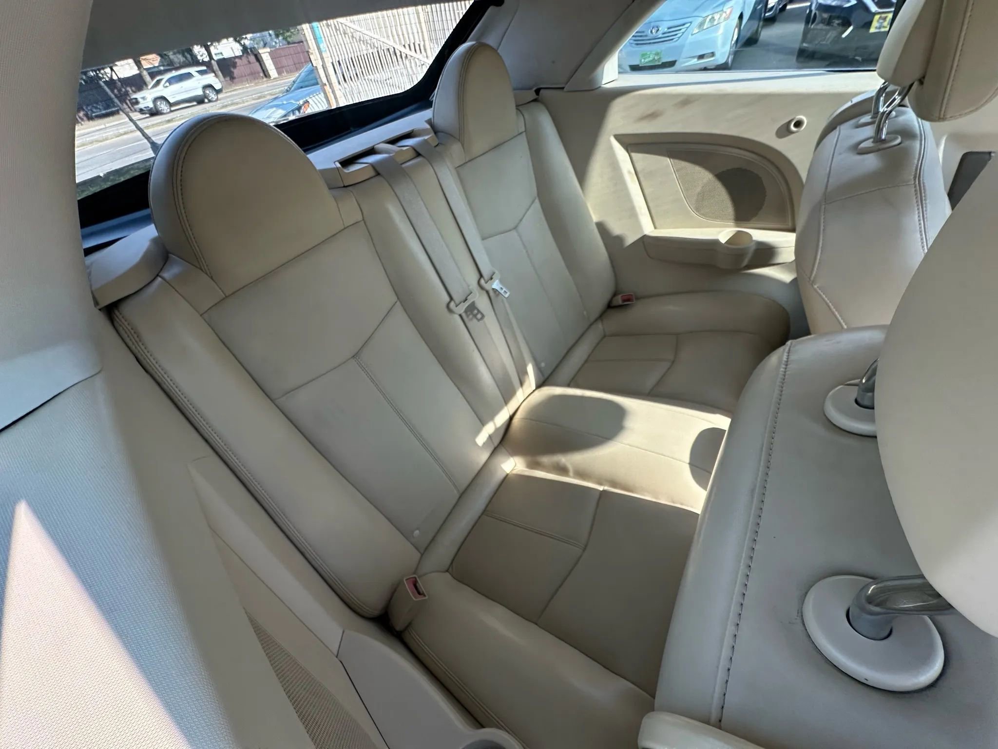 Used 2010 Chrysler Sebring Limited image 11
