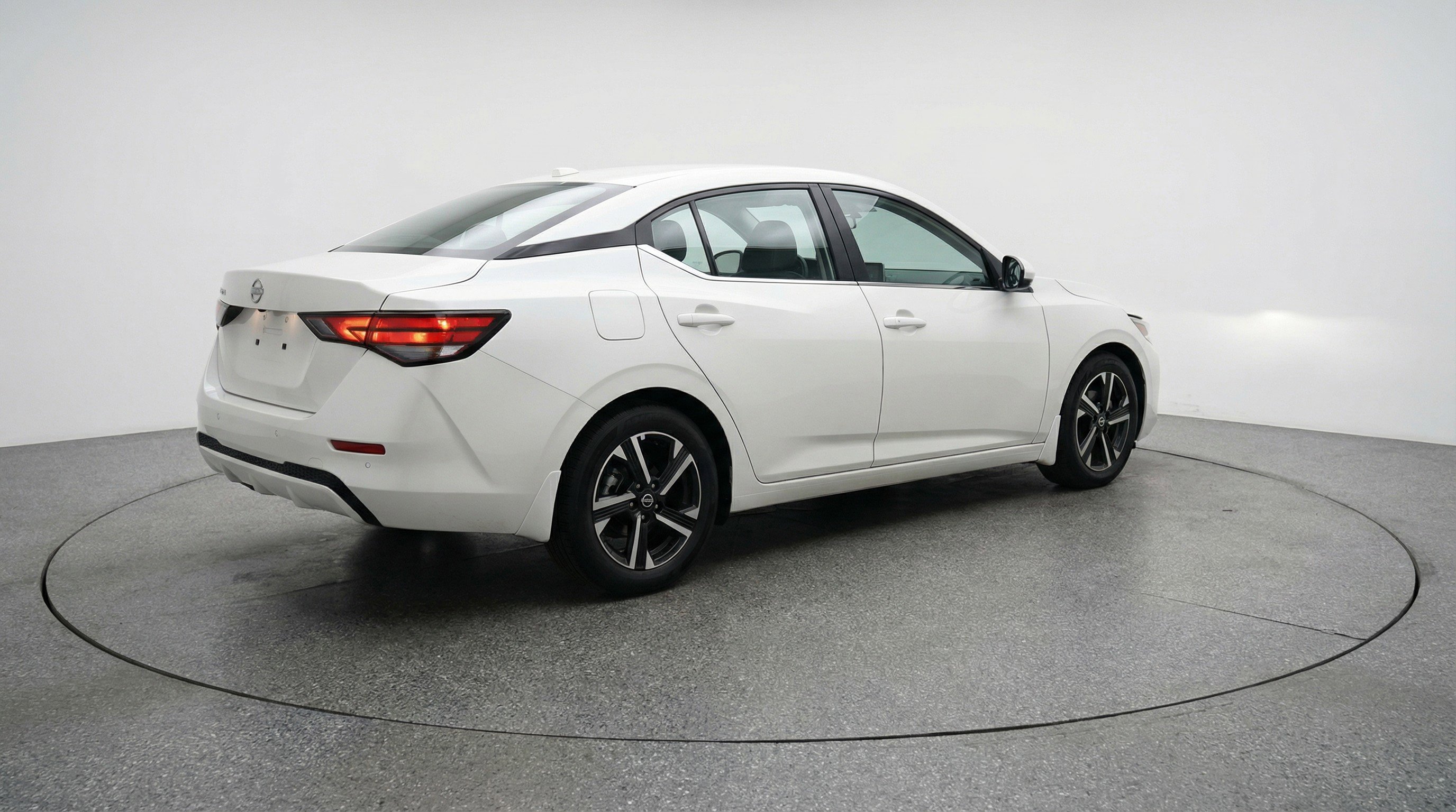 Used 2025 Nissan Sentra SV FWD image 9