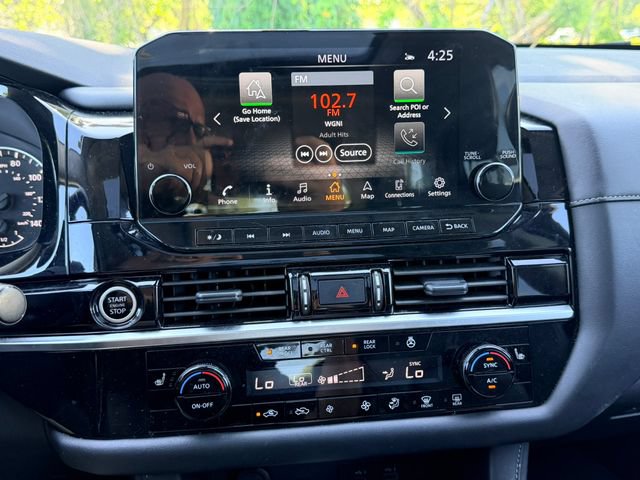 Used 2024 Nissan Pathfinder SL w/ SL Premium Package FWD image 15