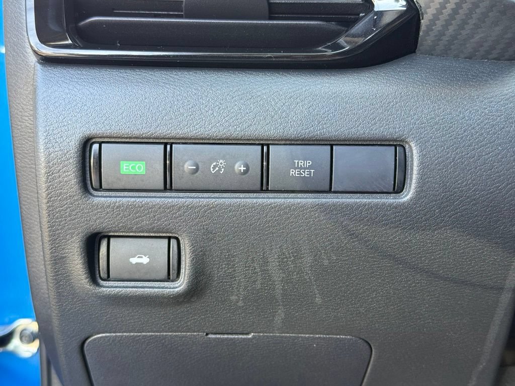 Used 2025 Nissan Sentra SR w/ SR Premium Package FWD image 29