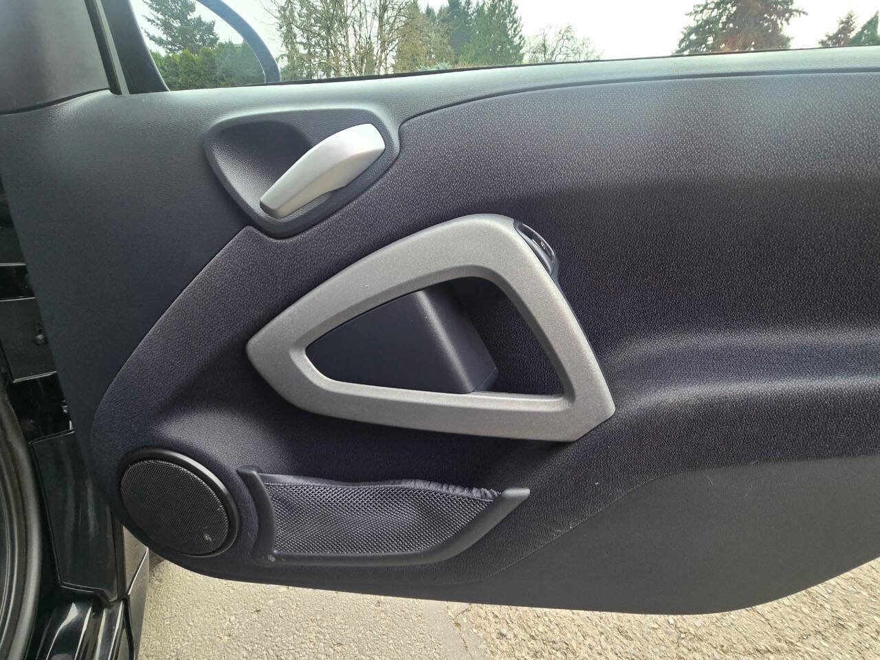 Used 2012 smart fortwo passion image 23