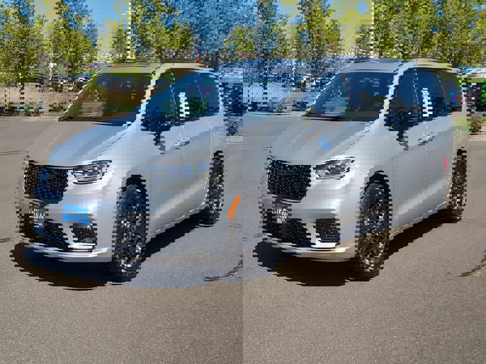 New 2026 Chrysler Pacifica Select image 1