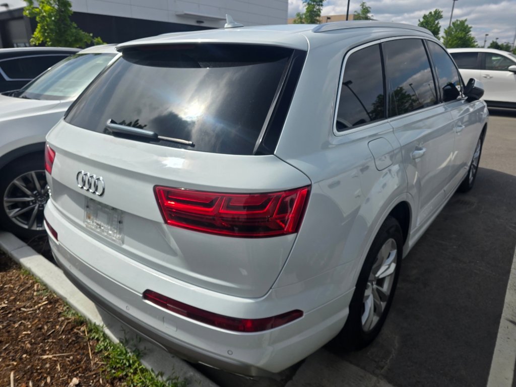 Used 2019 Audi Q7 3.0T Premium w/ Convenience Package AWD/4WD image 12