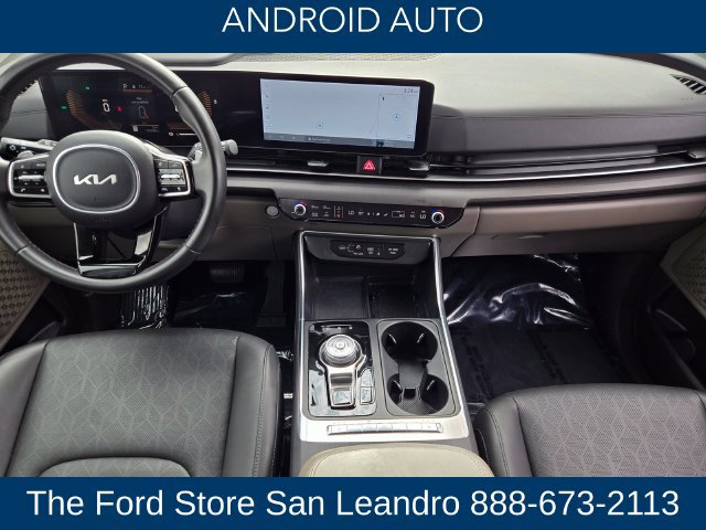 Used 2025 Kia Carnival EX FWD image 16