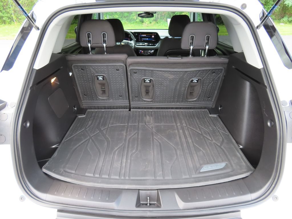 Certified 2024 Chevrolet TrailBlazer LT w/ LT Cold Weather Package AWD/4WD image 15