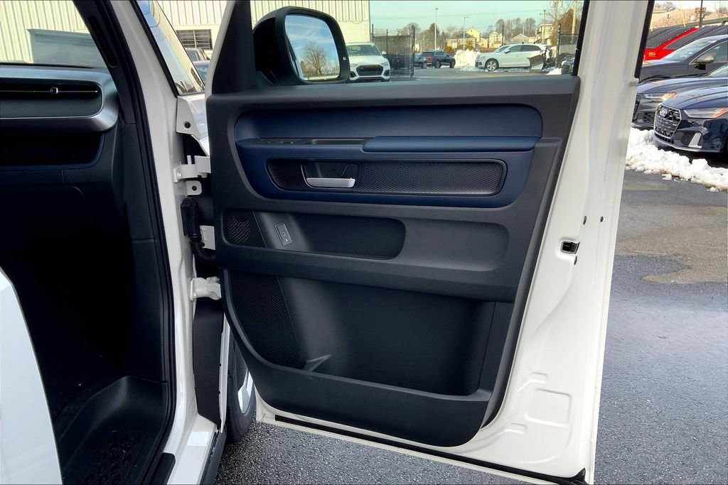 New 2025 Volkswagen ID. Buzz Pro S image 25