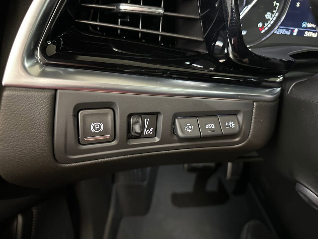 Certified 2025 Cadillac XT6 Sport w/ Technology Package image 18