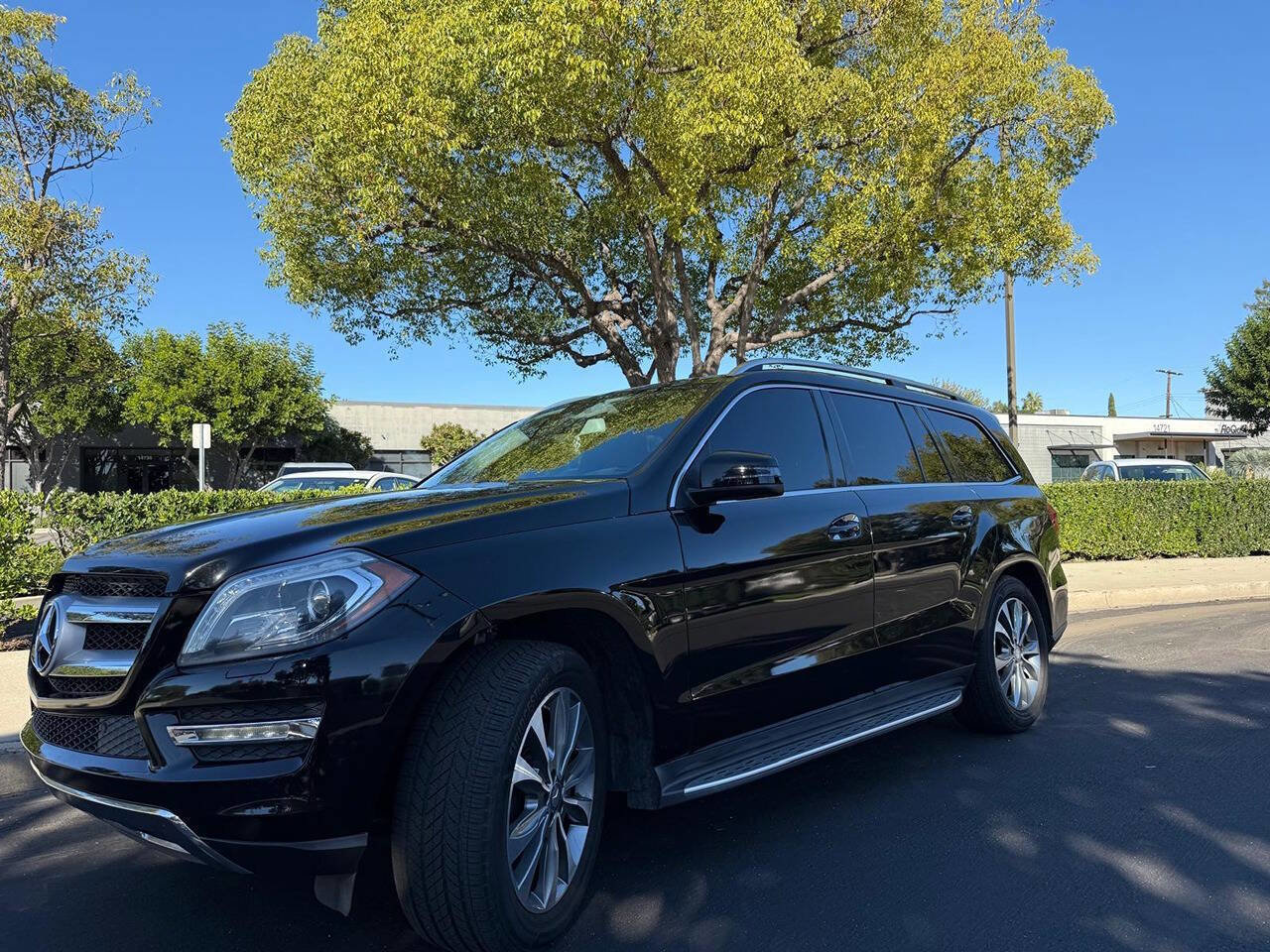 Used 2014 Mercedes-Benz GL 450 4MATIC w/ Lighting Package image 9