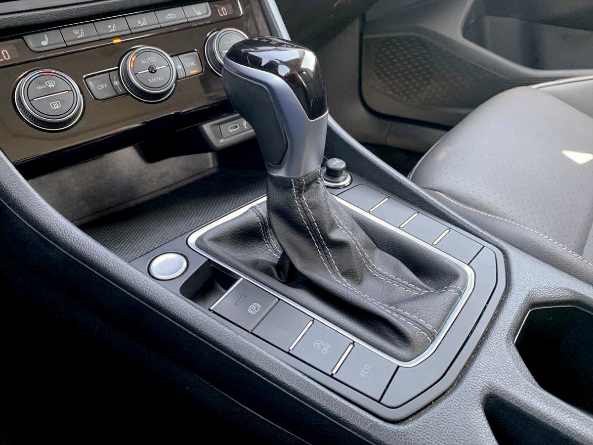 Used 2024 Volkswagen Jetta SE FWD image 29