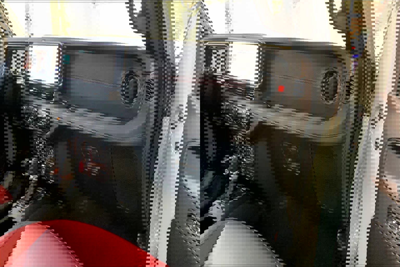 Used 2024 Jeep Wrangler Unlimited Rubicon 392 image 18