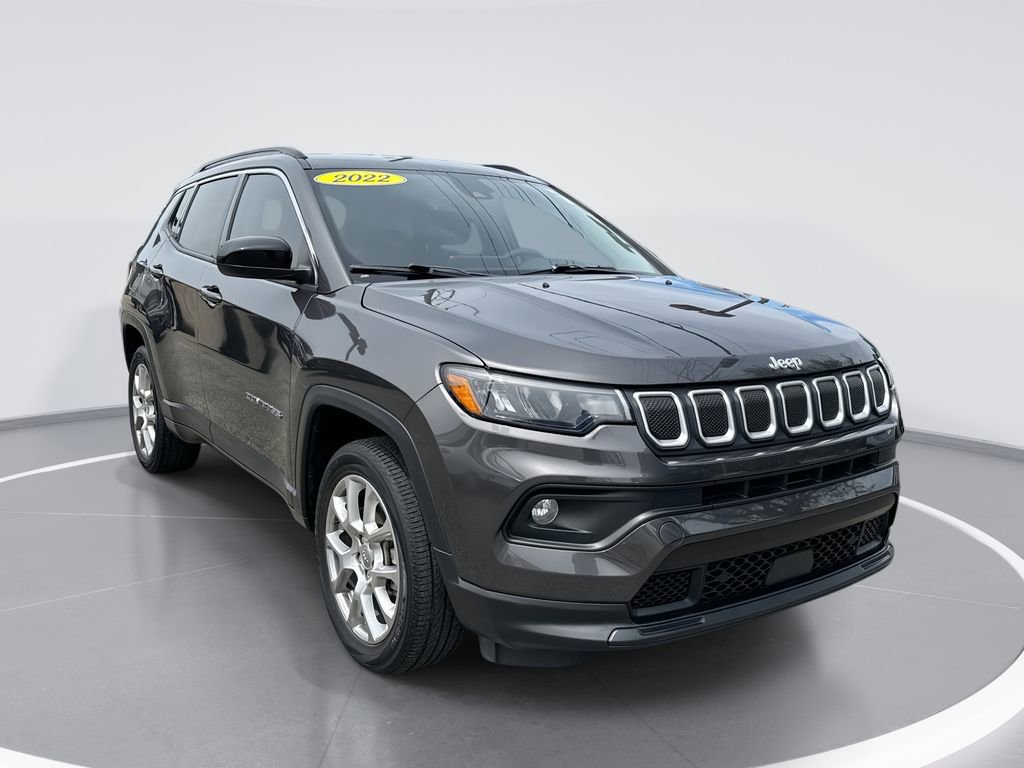 Used 2022 Jeep Compass Latitude AWD/4WD image 1