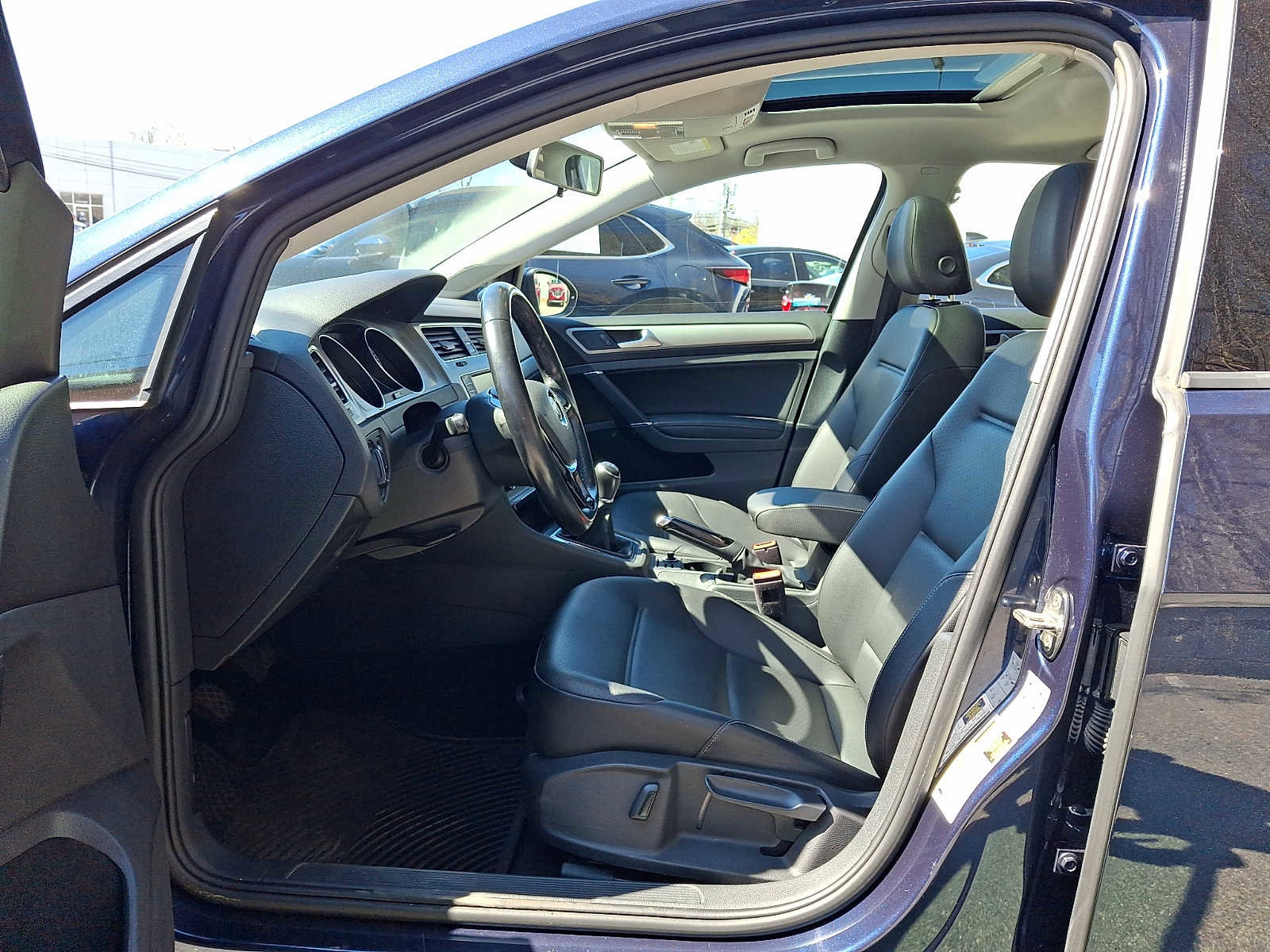 Used 2017 Volkswagen Golf Wolfsburg Edition image 14