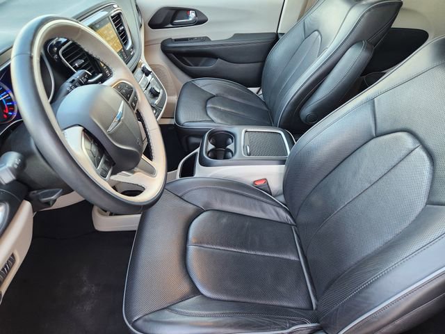 Certified 2020 Chrysler Pacifica Limited w/ Advanced Safetytec Group FWD image 13