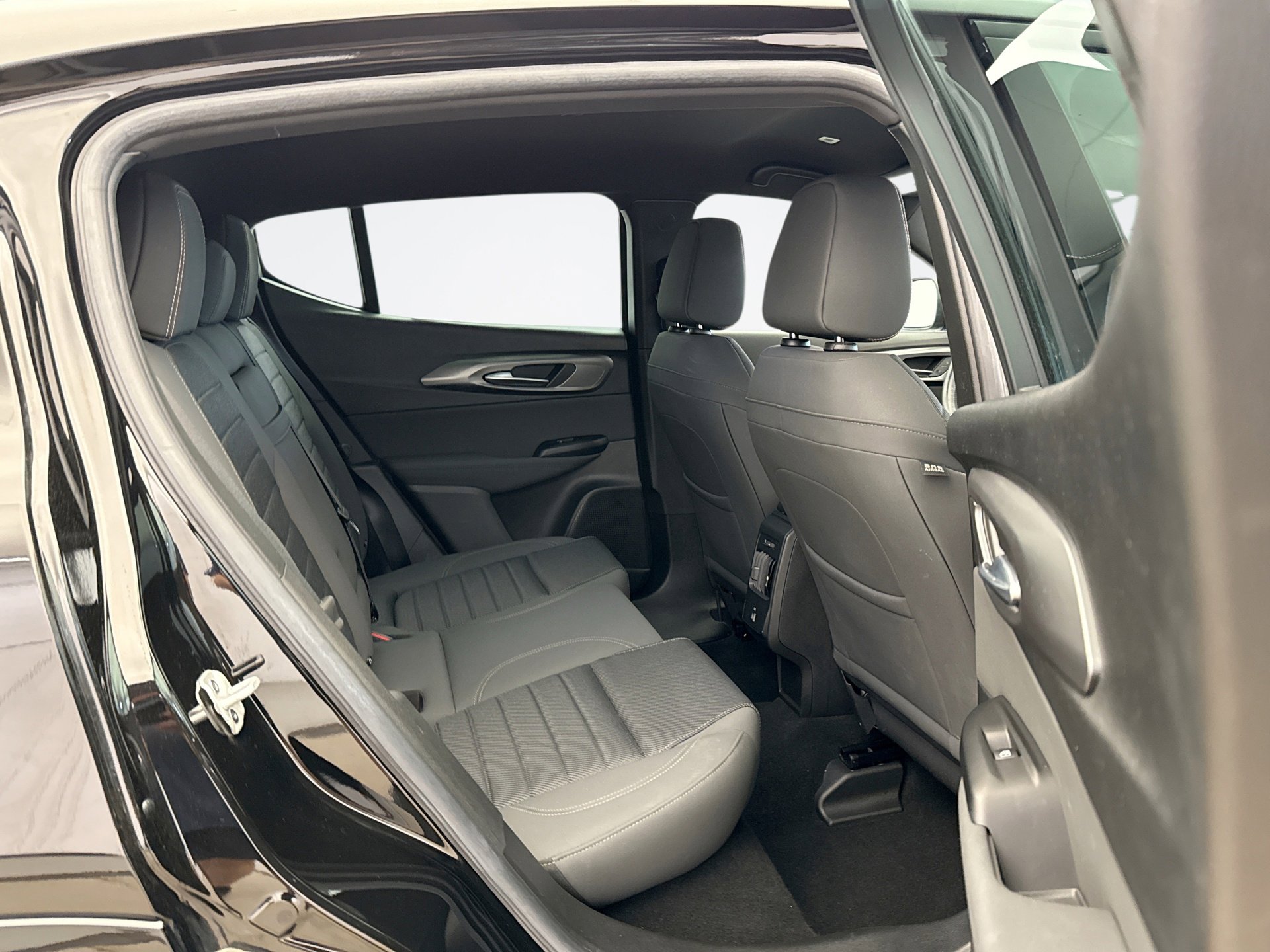 Used 2024 Alfa Romeo Tonale Ti image 17