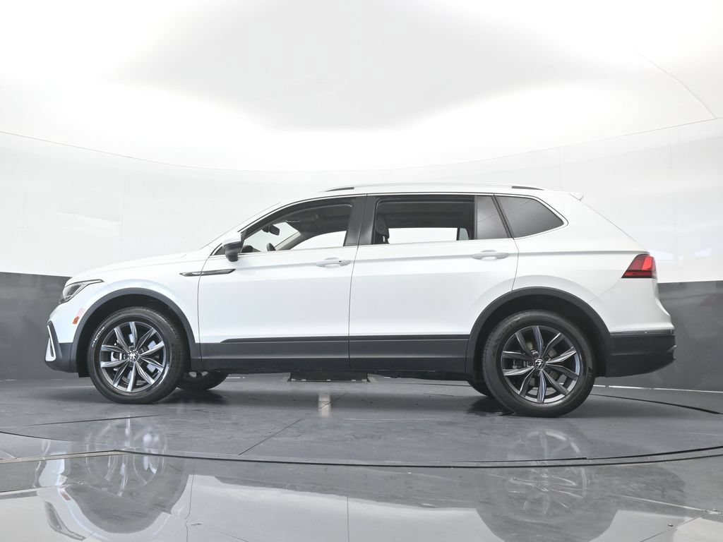 Used 2023 Volkswagen Tiguan SE FWD image 58