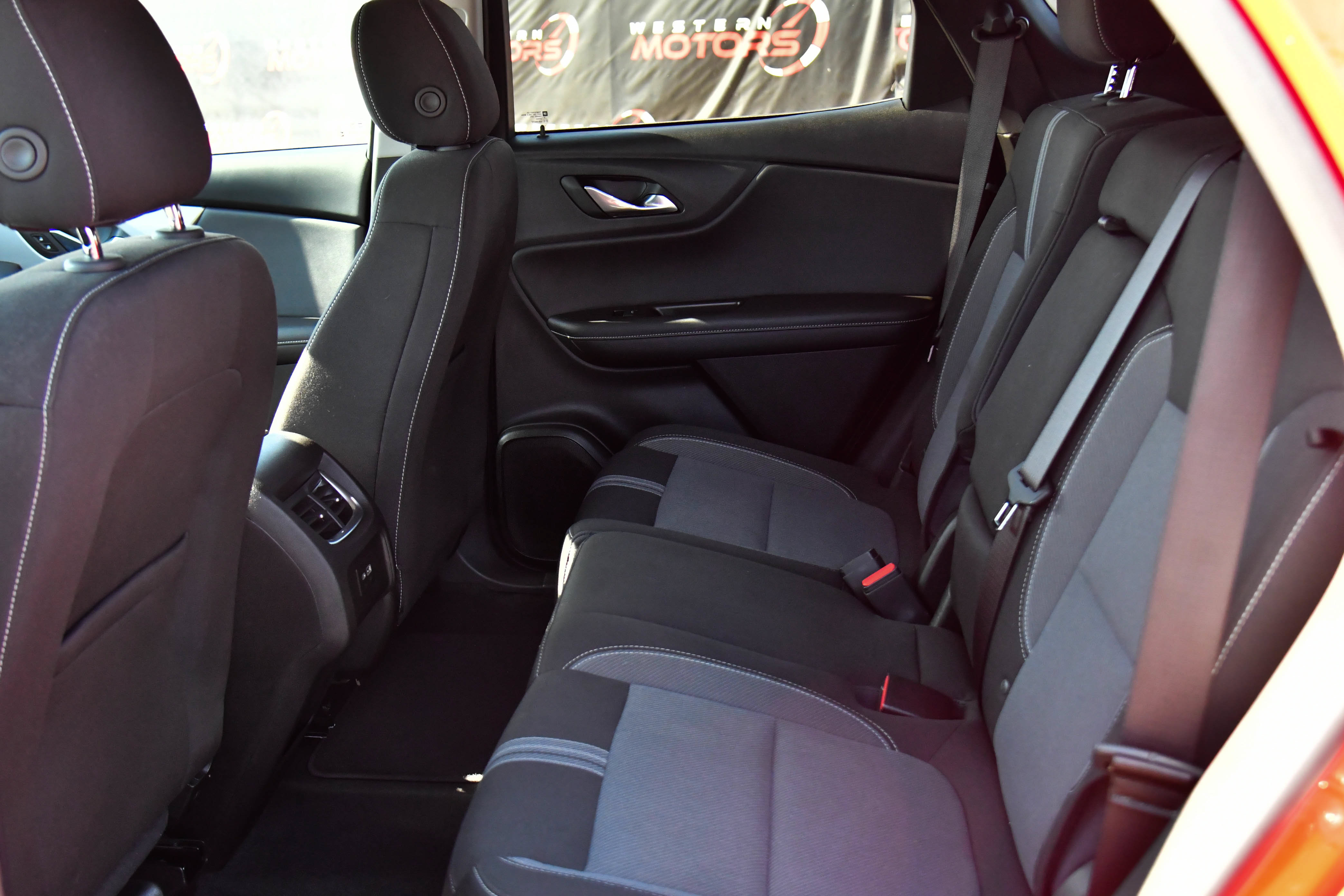Used 2025 Chevrolet Blazer LT FWD image 35