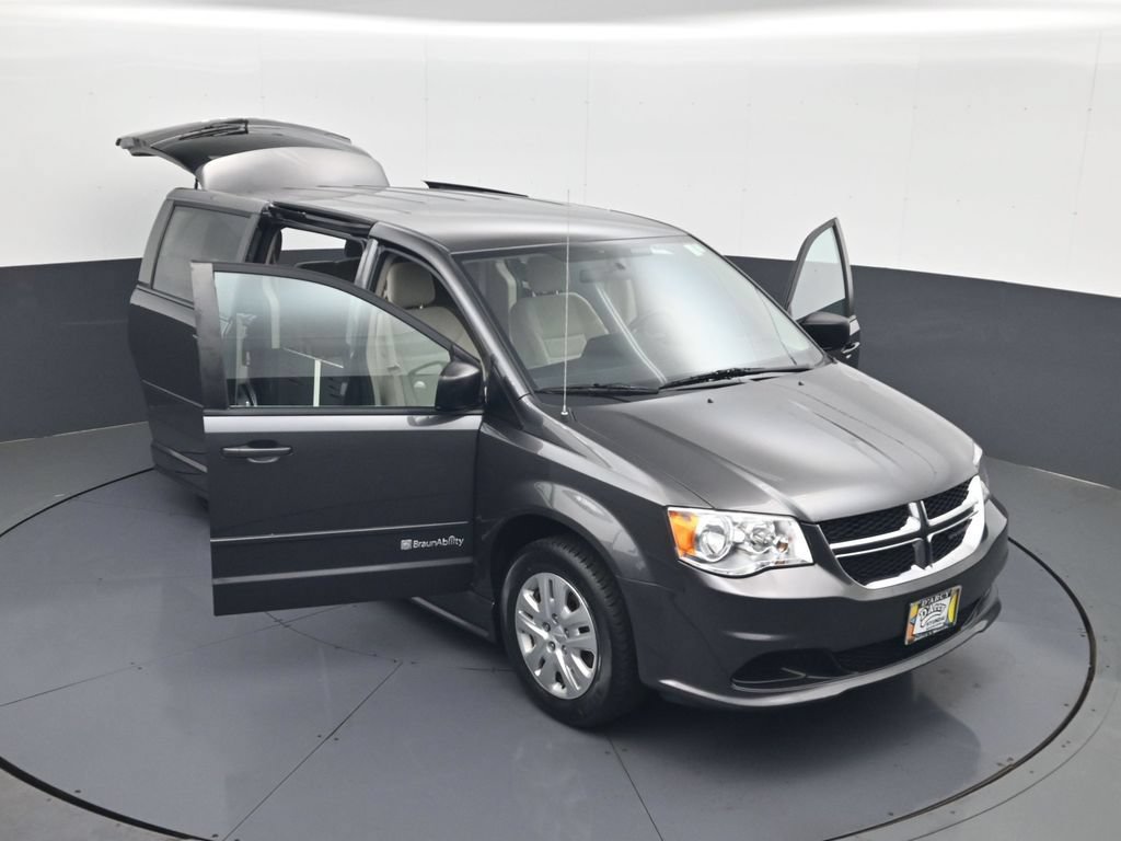 Used 2016 Dodge Grand Caravan SE w/ Quick Order Package 29E SE FWD image 31
