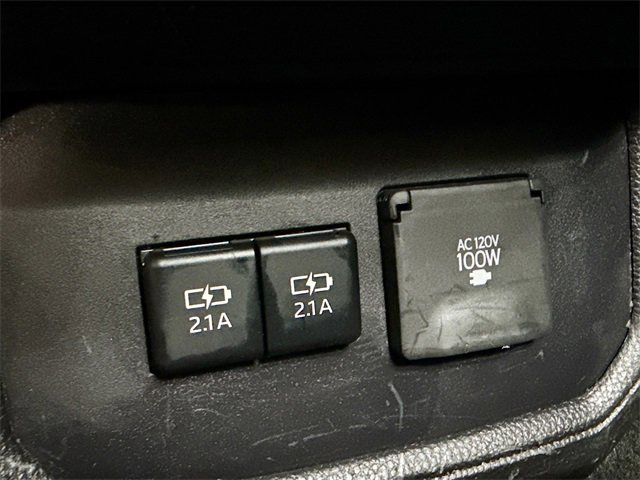 Used 2020 Toyota Highlander Limited image 27