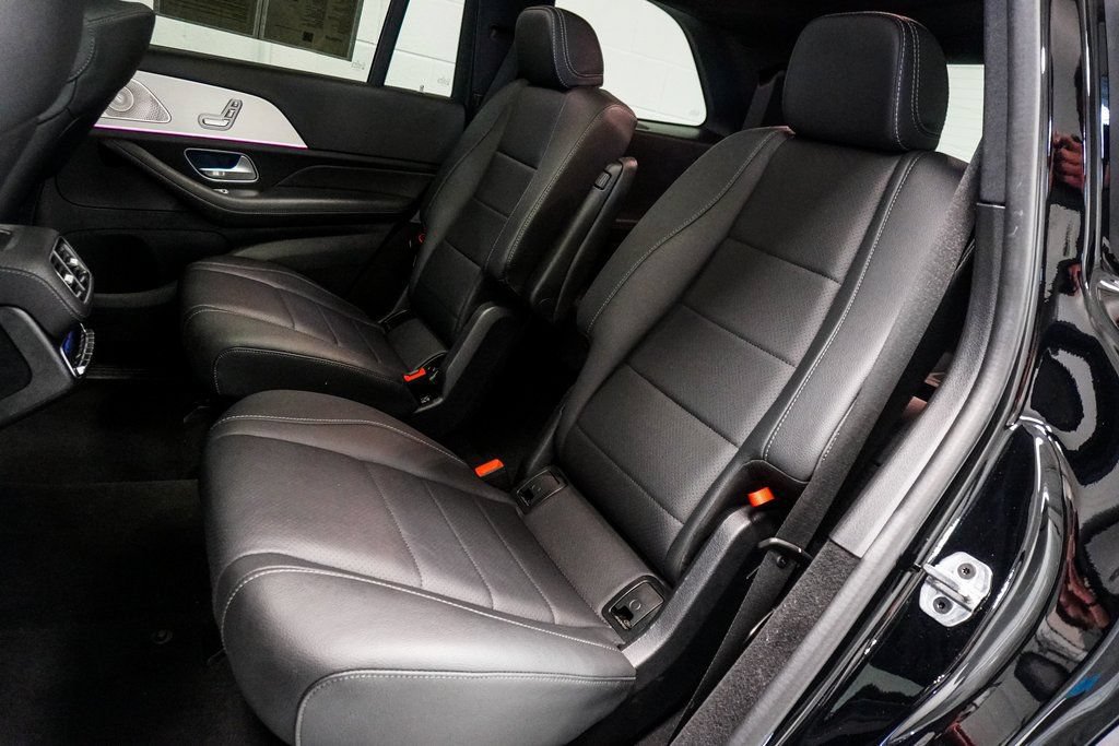 Used 2025 Mercedes-Benz GLS 450 4MATIC image 8