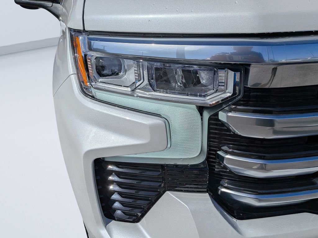 Used 2025 Chevrolet Silverado 1500 High Country w/ Technology Package image 9