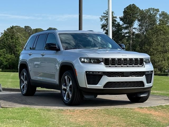 New 2026 Jeep Grand Cherokee Limited w/ Trailer Tow Package AWD/4WD image 1