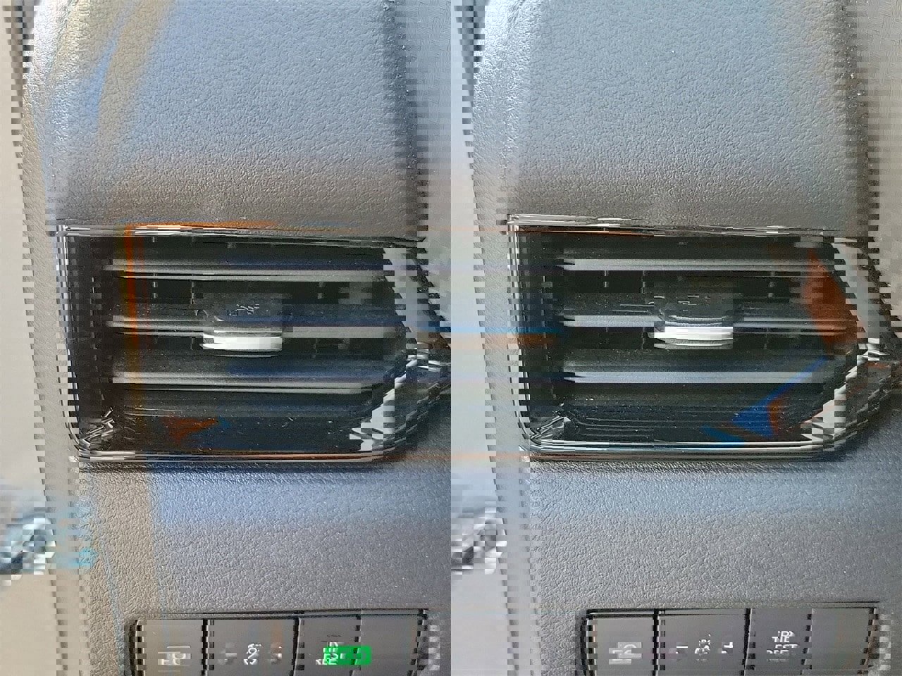 Used 2024 Nissan Sentra SV image 31