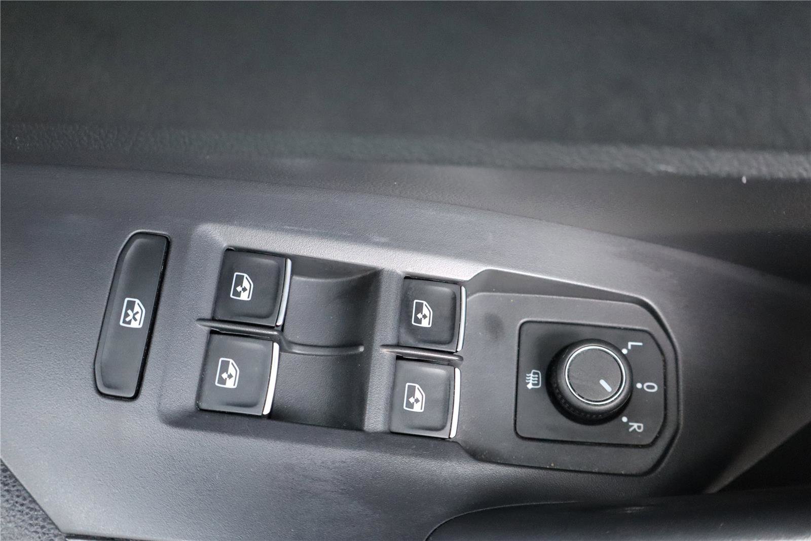 Used 2022 Volkswagen Jetta SE image 14