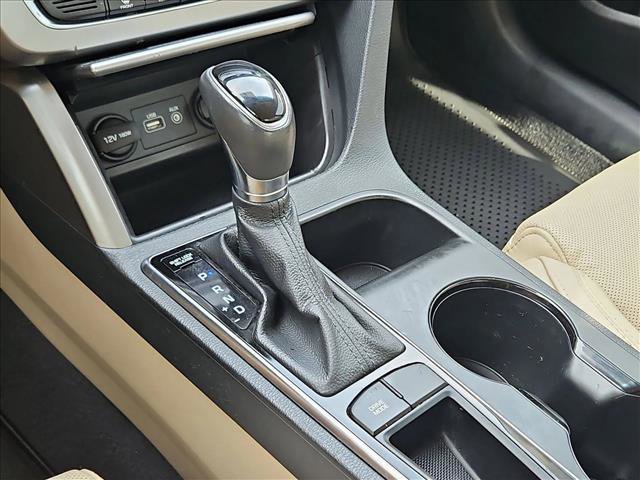 Used 2017 Hyundai Sonata Limited w/ Tech Package 03 image 12