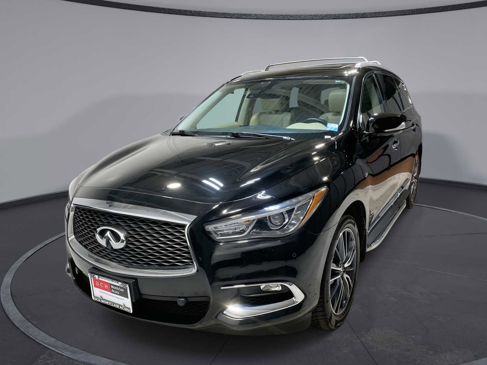 Used 2017 INFINITI QX60 FWD w/ Deluxe Technology Package