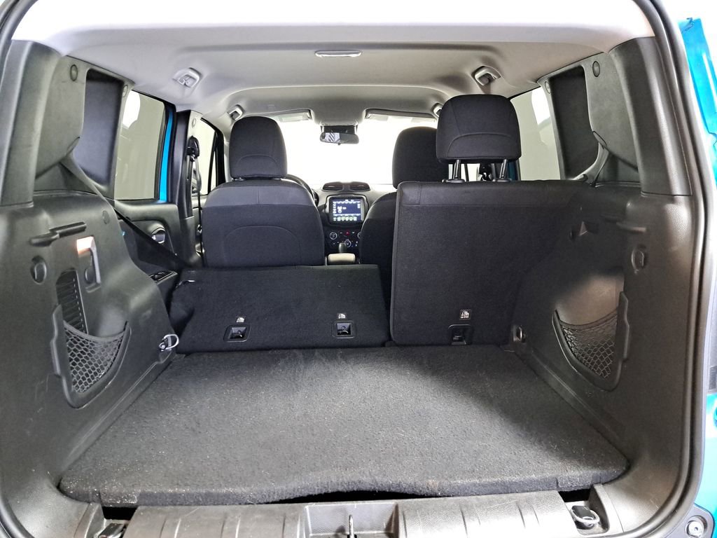 Used 2020 Jeep Renegade Altitude w/ UConnect 8.4 Nav Group image 24