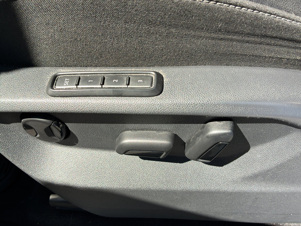 Used 2018 Volkswagen Atlas SEL Premium image 13