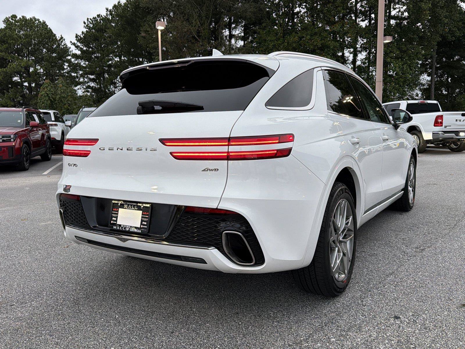 Used 2025 Genesis GV70 2.5T AWD/4WD image 5