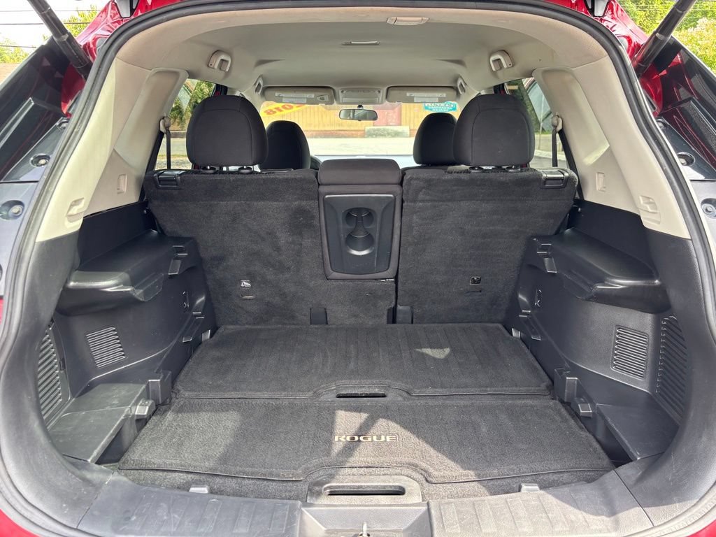 Used 2018 Nissan Rogue SV AWD/4WD image 10
