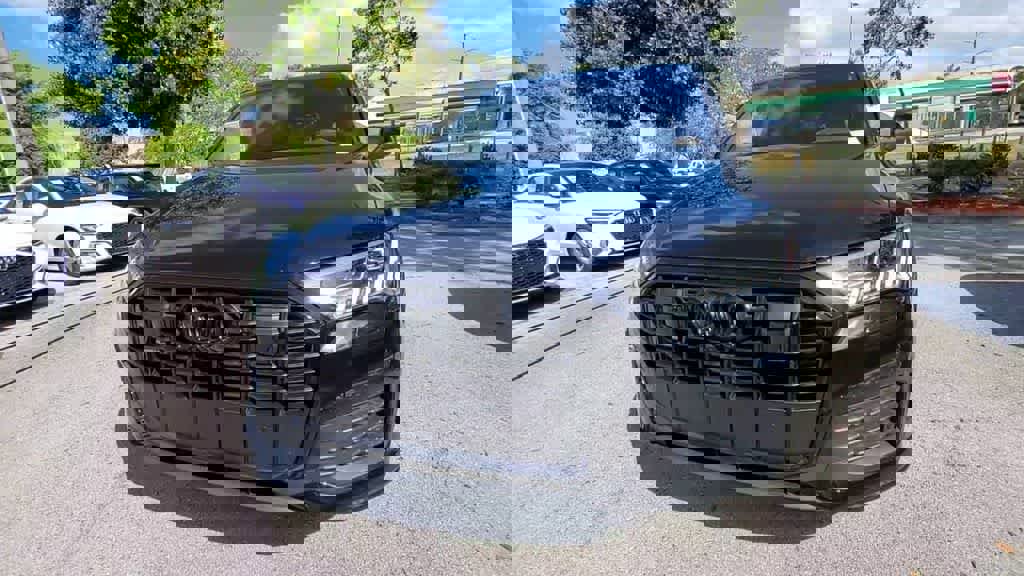 Certified 2023 Audi Q7 2.0T Premium Plus w/ Premium Plus Package AWD/4WD image 3