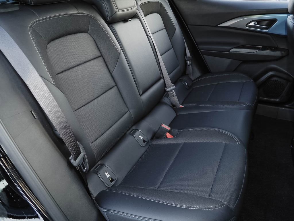 Used 2025 Chevrolet Equinox EV LT w/ Convenience Package FWD image 18