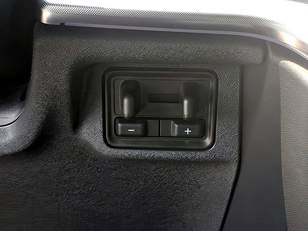 Used 2025 Ford Expedition Platinum AWD/4WD image 14