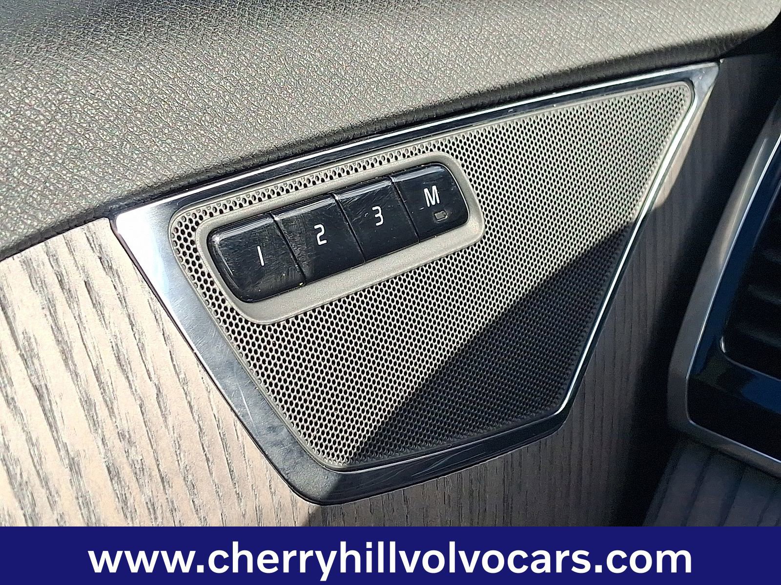 Certified 2023 Volvo XC90 B6 Plus image 22