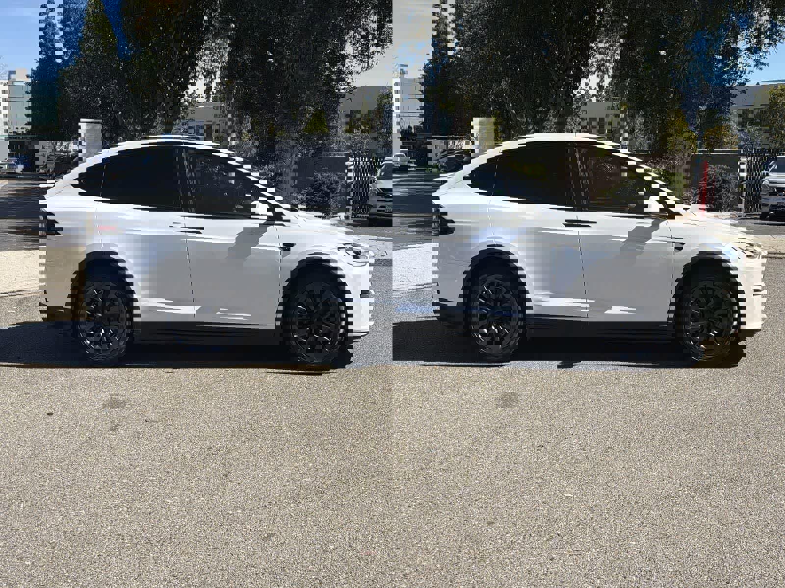 Used 2023 Tesla Model X image 7