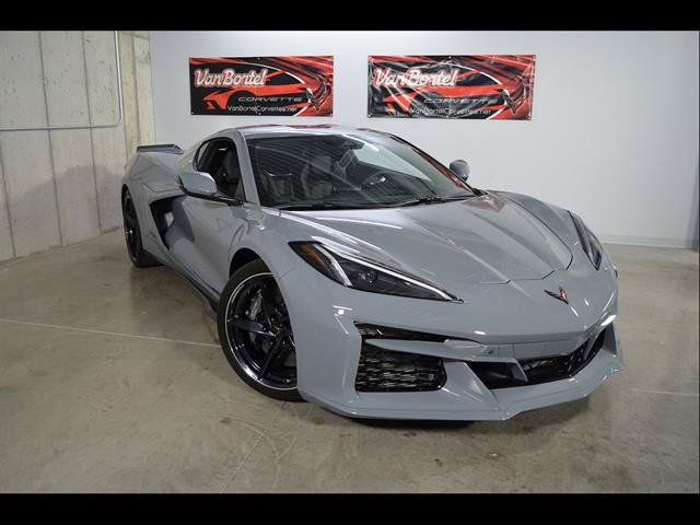 Used 2025 Chevrolet Corvette E-Ray w/ ZER Performance Package AWD/4WD image 2