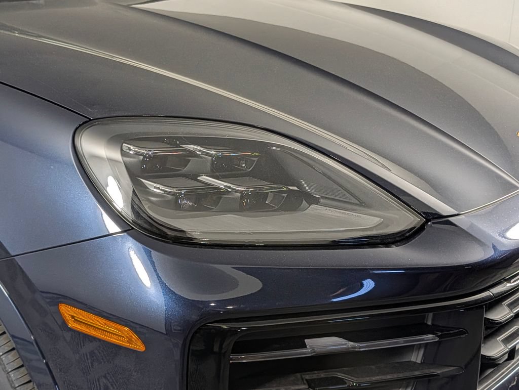 New 2026 Porsche Cayenne Coupe AWD/4WD image 15