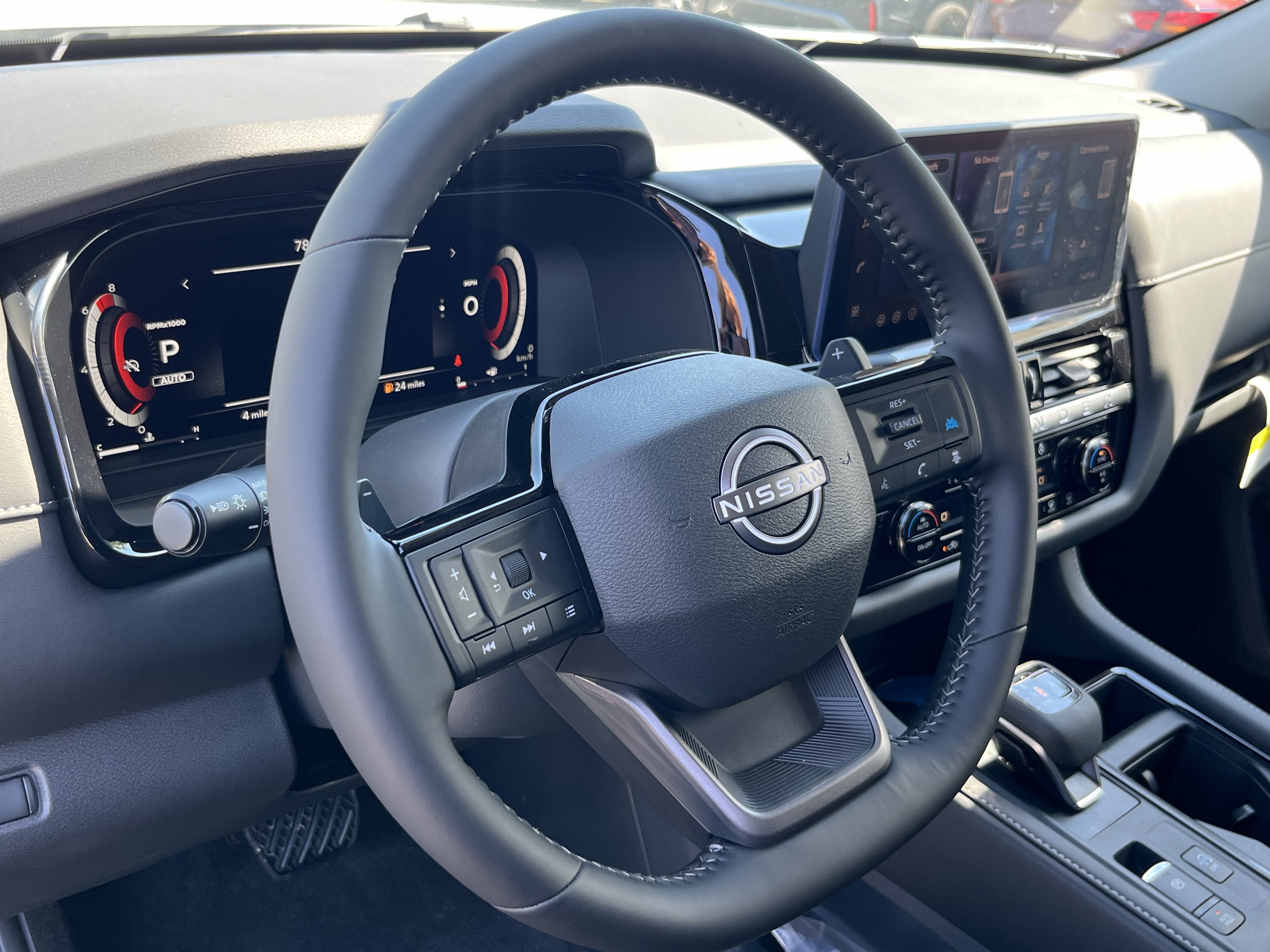 New 2026 Nissan Pathfinder SL AWD/4WD image 25