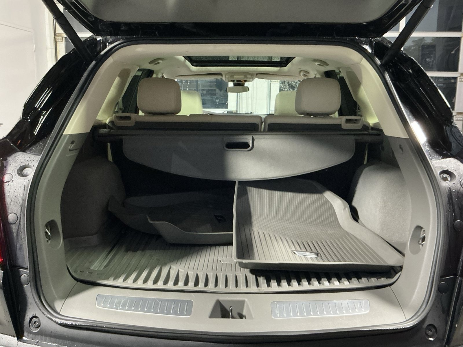 Used 2024 Cadillac XT5 Premium Luxury w/ LPO, Floor Liner Package AWD/4WD image 27
