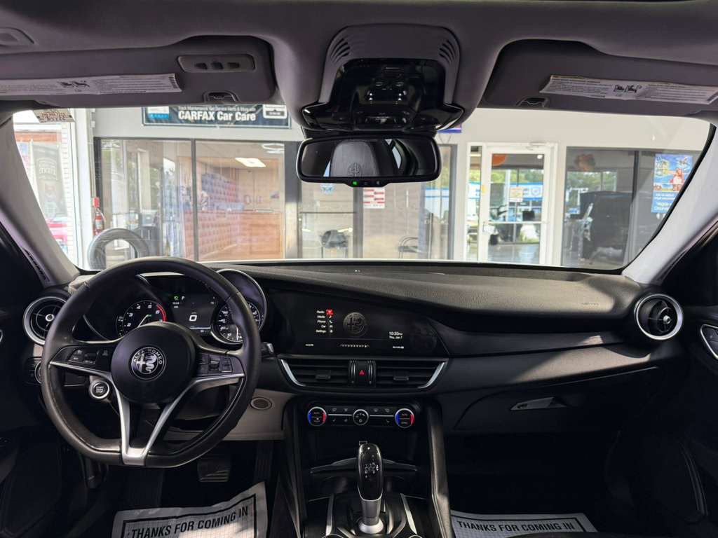 Used 2017 Alfa Romeo Giulia RWD image 24