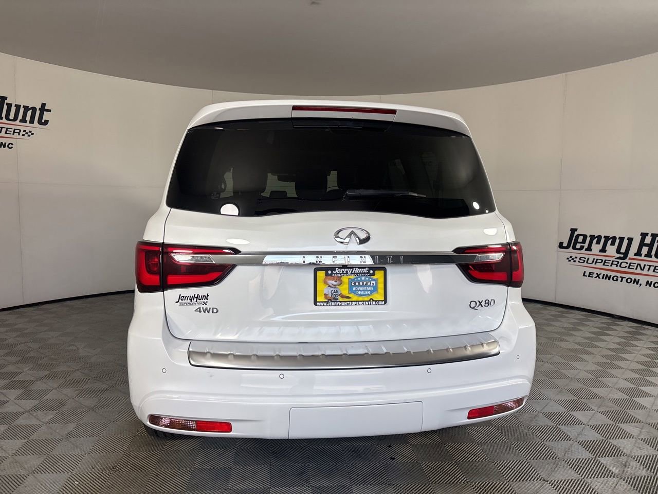 Used 2023 INFINITI QX80 Luxe w/ Cargo Package AWD/4WD image 6
