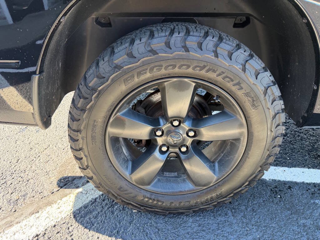Used 2022 RAM 1500 Classic SLT w/ Electronics Convenience Group AWD/4WD image 45