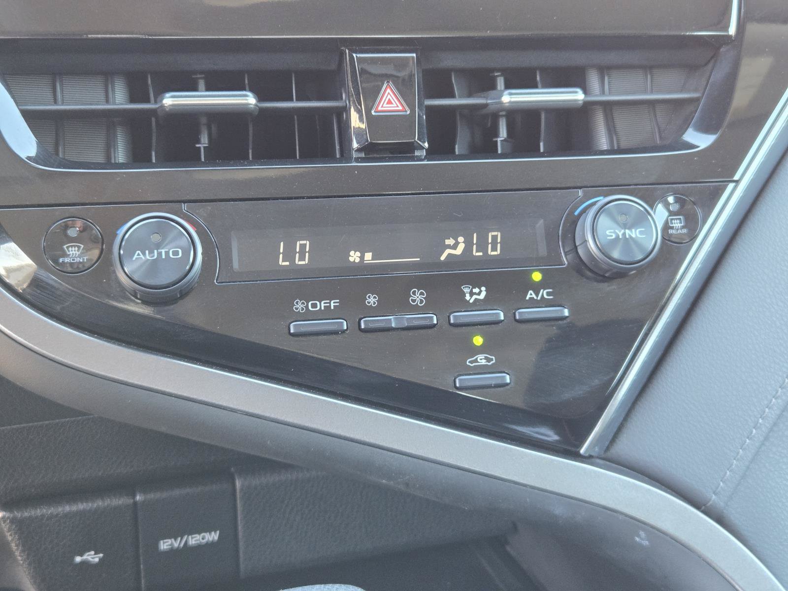 Used 2024 Toyota Camry LE FWD image 10